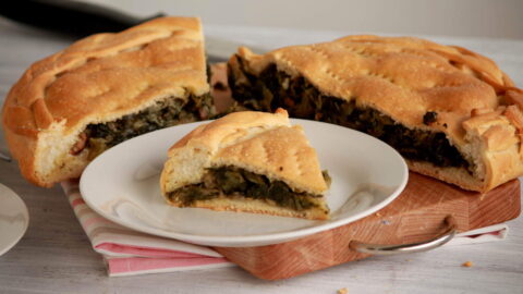 Pizza con l’erba, ecco la ricetta della regina rustica della tavola di Pasqua in Campania La pizza con l'erba
