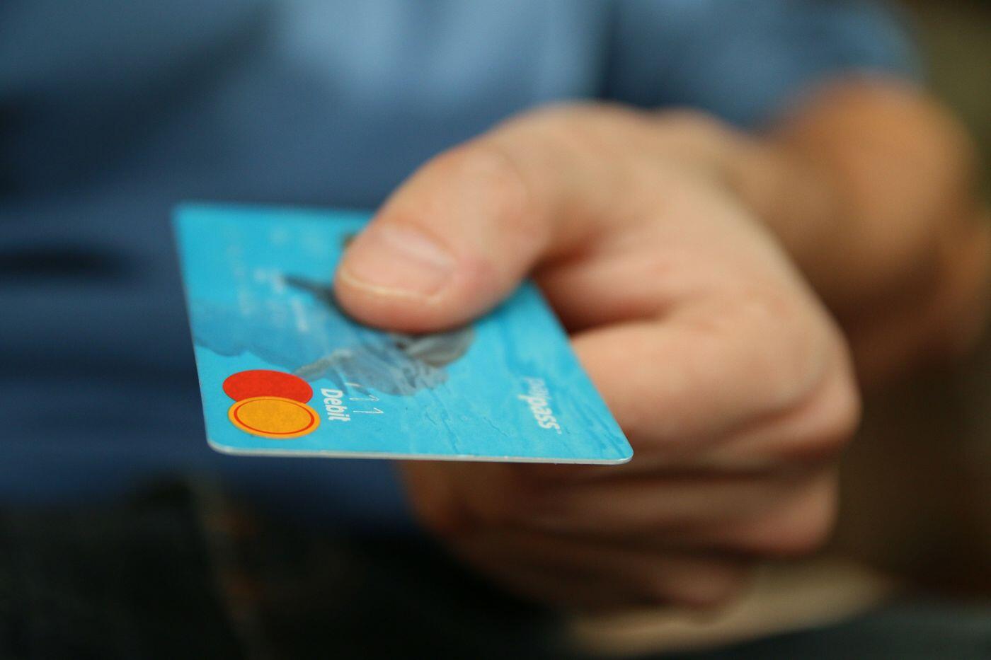 Italia più tecnologica: i pagamenti digitali superano i contanti
