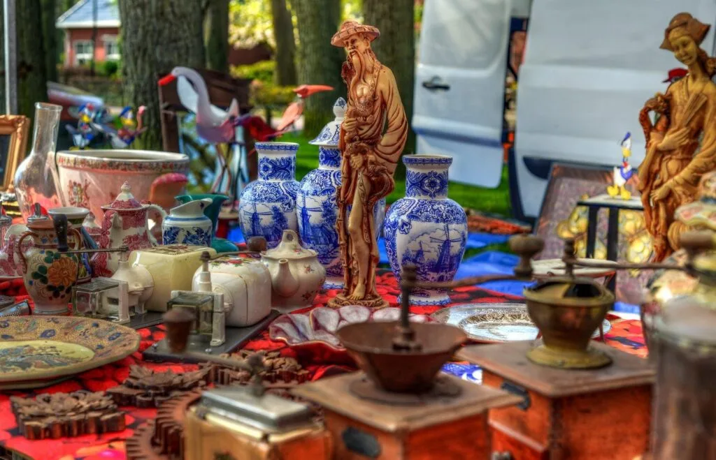 I Mercatini in Calabria tra usato, antiquariato e modernariato. mercatini antiquariato