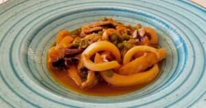 La ricetta della zuppa di totani con piselli