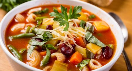 Minestrone con Pasta, Fagioli e Verdure -