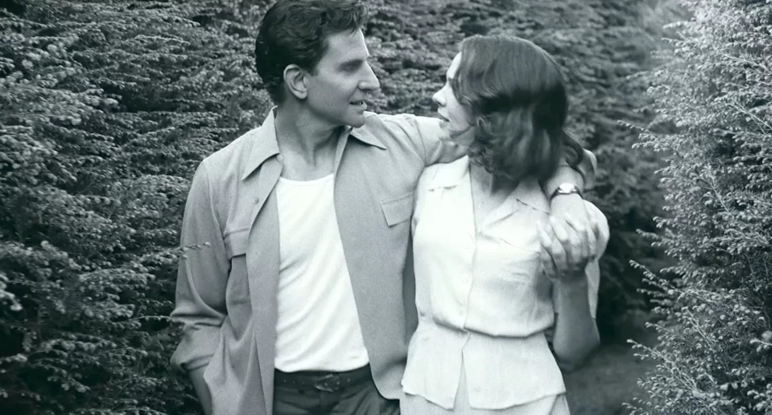 Bradley Cooper e Carey Mulligan in Maestro su Netflix