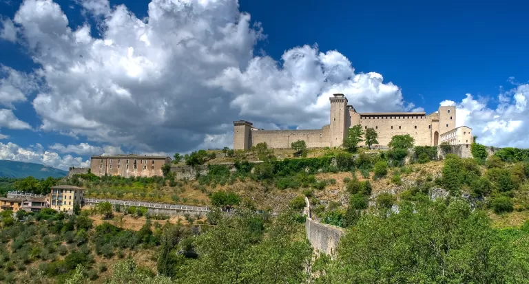 Spoleto, la città verticale dell’Umbria tra arte, storia e spiritualità senza tempo Spoleto