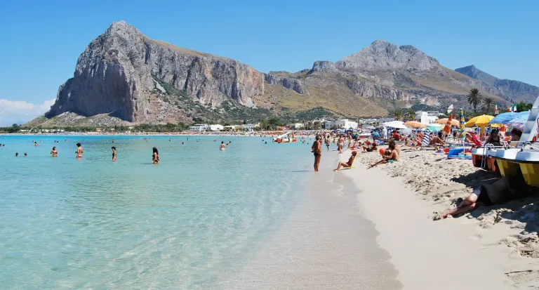 L’estate non finisce ad agosto: cinque zone d’Italia dove settembre può essere il mese migliore per partire San Vito lo Capo