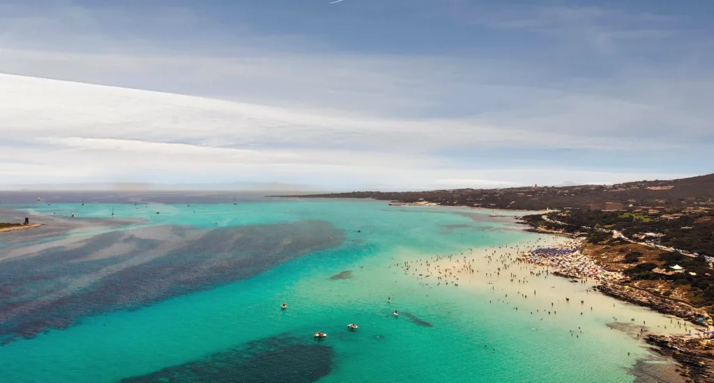 Esplora le spiagge nascoste dell’Italia e scopri i rifugi costieri dove c’è più privacy nel 2026