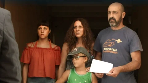 Su RaiPlay un bel film commedia, una storia emozionante ed anche ironica sull’Italia dei nostri tempi.