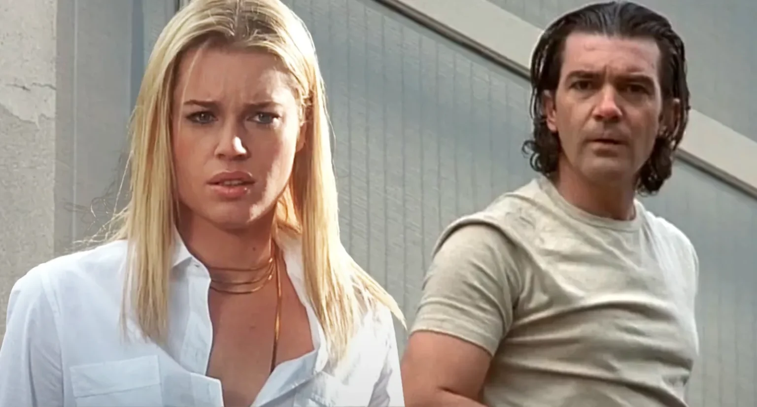 Tre thriller su RaiPlay che ti terranno attaccato alla poltrona fino al colpo di scena finale. Rebecca Romijn ed Antonio Banderas in "Femme fatale" un film di Brian De Palma visibile in streaming su RaiPlay