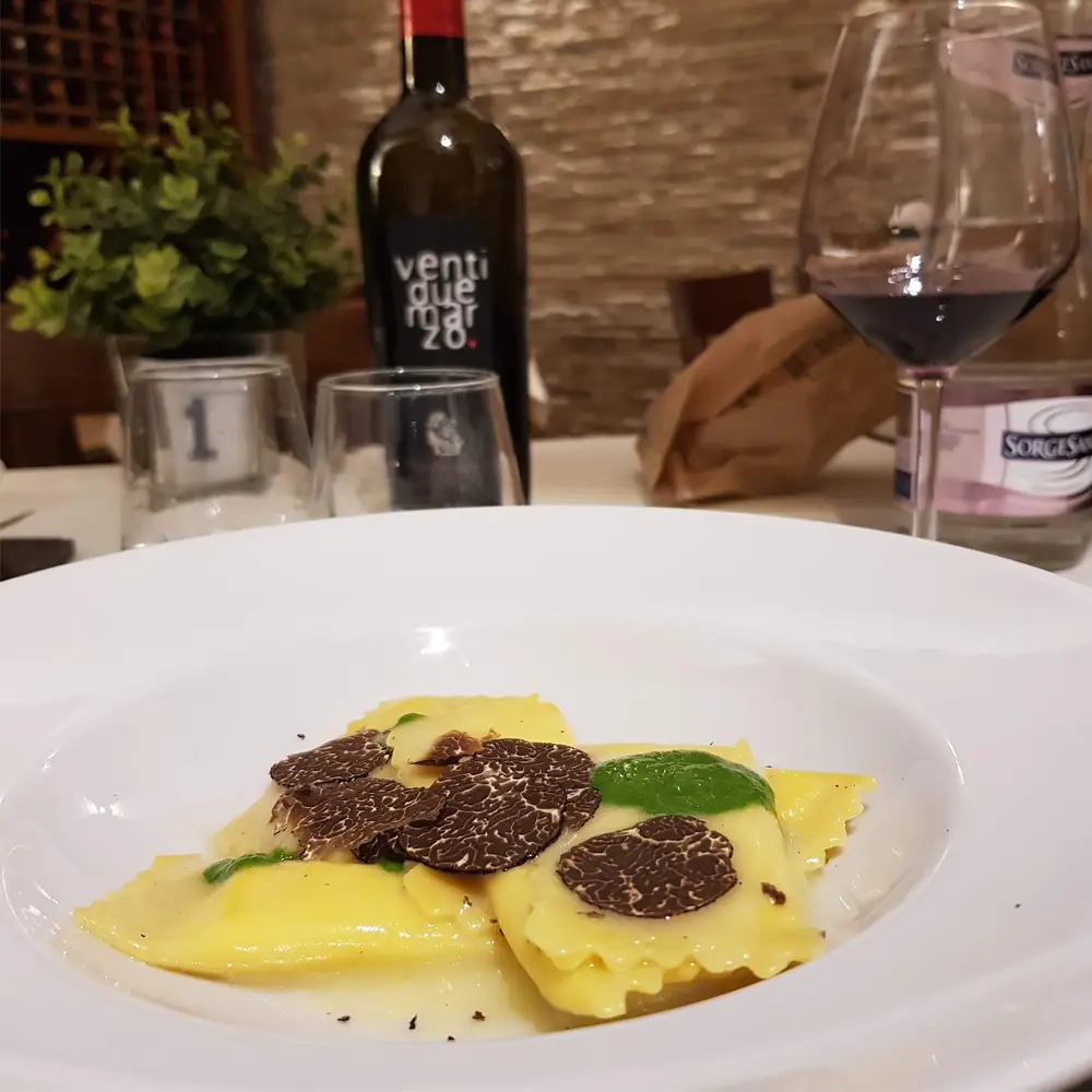 Ravioli al tartufo - Osteria La Juta ad Ospedaletto d'Alpinolo 