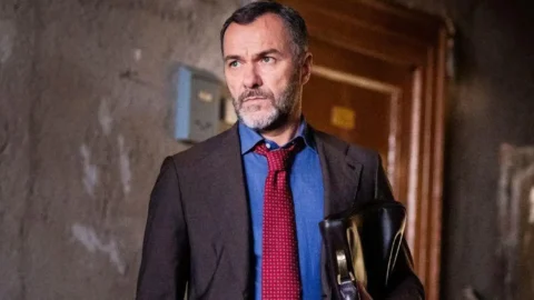 Su Raiplay la serie legal italiana che ha per protagonista un avvocato imperfetto Massimiliano Gallo