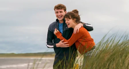 Su RaiPlay una pluripremiata miniserie tratta dal romanzo di Sally Rooney tra amore, fragilità e crescita. Paul Mescal e Daisy Edgar-Jones
