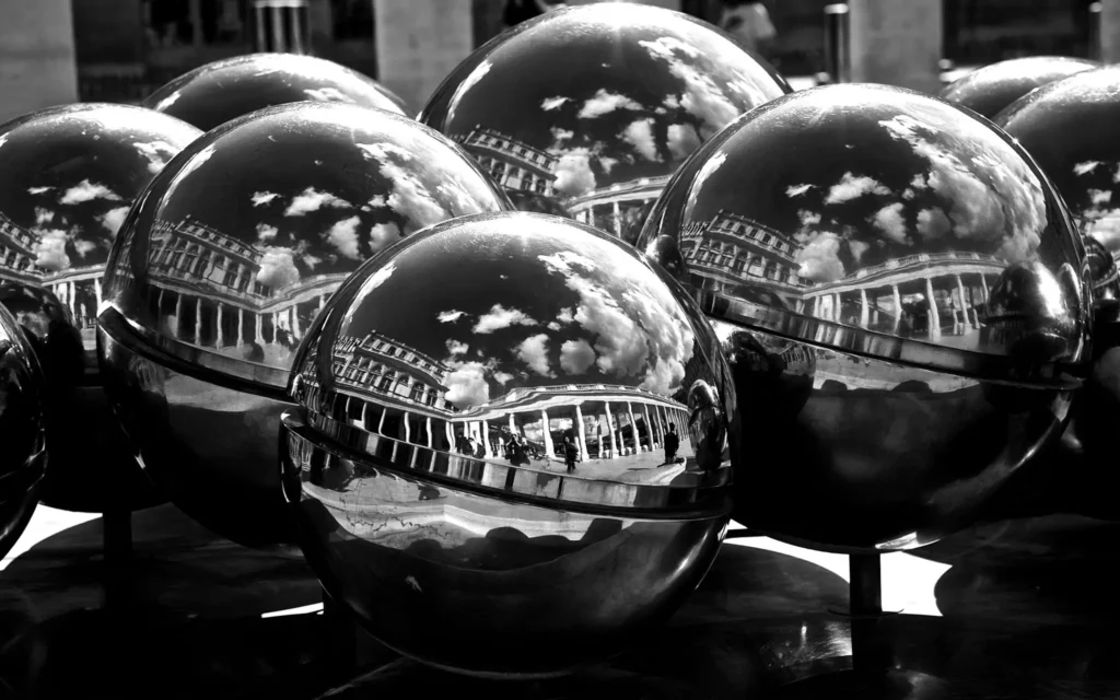 Balls Parigi - Foto Federica Giofffredi Storie Italiane Balls Parigi - Foto Federica Giofffredi