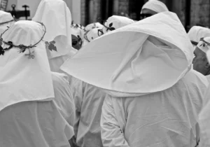 La processione dei "Biancovestiti" a Lauro - Foto Federica Giofffredi