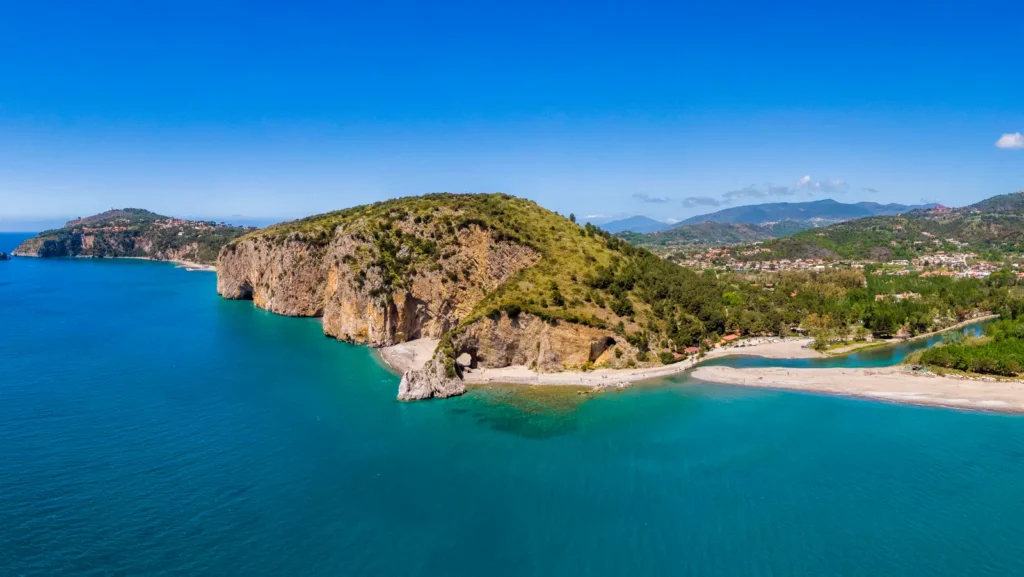 Veduta aerea dell'arco Naturale di Palinuro 
