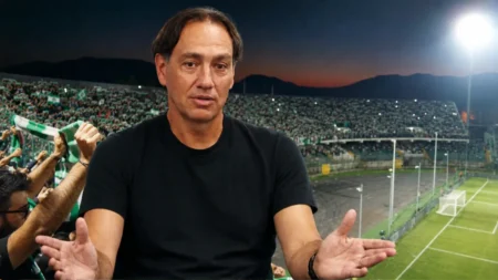 Alessandro Nesta allenatore dell'Avellino davanti alla Curva Sud dello Stadio Partenio-Lombardi