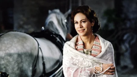 Su RaiPlay torna una grande serie tv italiana: Elena Sofia Ricci in un amore impossibile tra nobiltà e passioni Elena Sofia Ricci