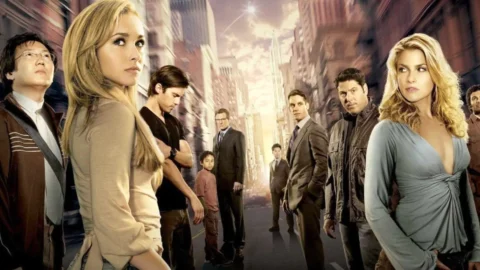 Superpoteri, complotti e destini incrociati: la serie cult da riscoprire tra i fantasy di Netflix.