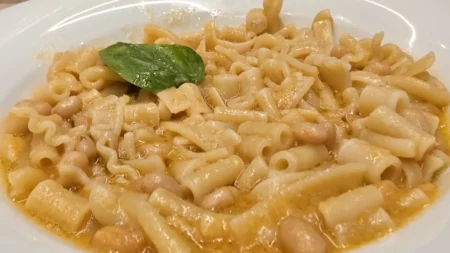 Primi piatti napoletani, le ricette della tradizione da preparare a casa Pasta e fagioli