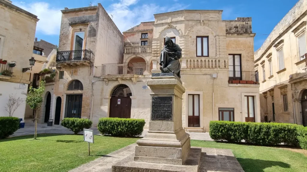 Piazzetta Raimondello Orsini a Lecce