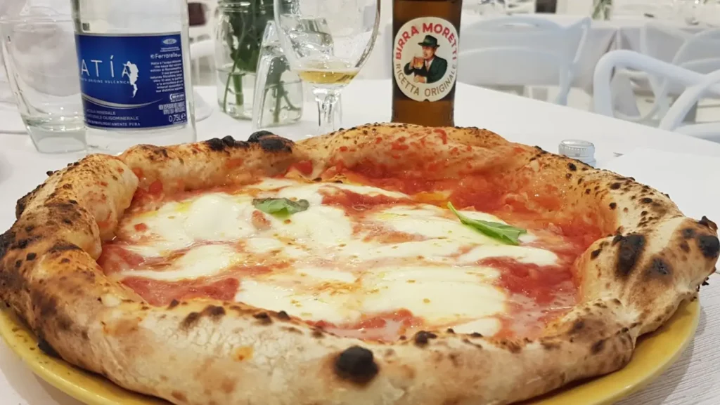 Pizza margherita da Braciami ad Avellino 