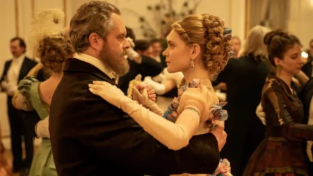 Un uomo può comprare tutto tranne l’amore: su Netflix una miniserie in costume tra desiderio e potere Tomasz Schuchardt e Sandra Drzymalska